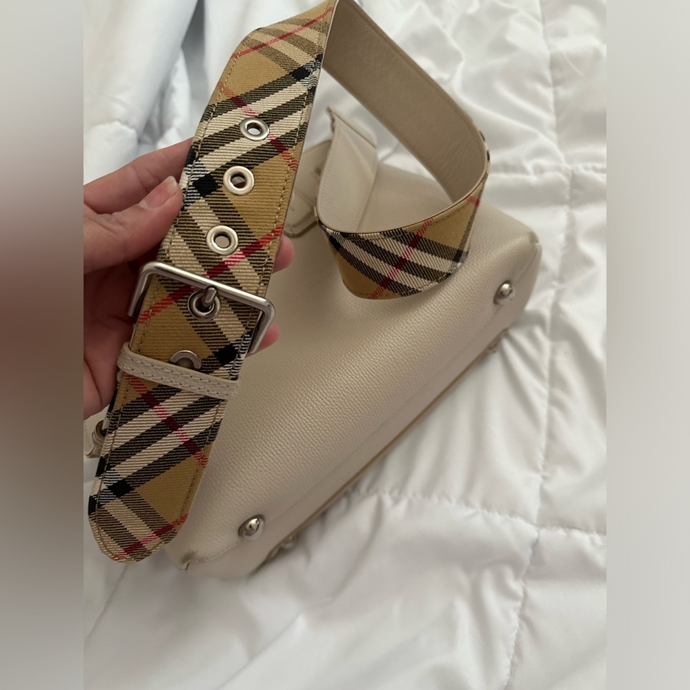 Burberry baby banner bag
